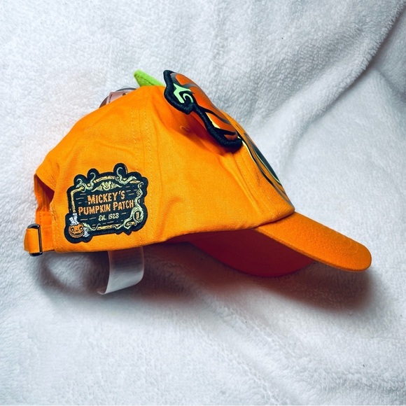 🎃 NWT Disney Mickey’s Pumpkin Patch Hat – Glow-in-the-Dark! 🕸️ - Picture 6 of 14